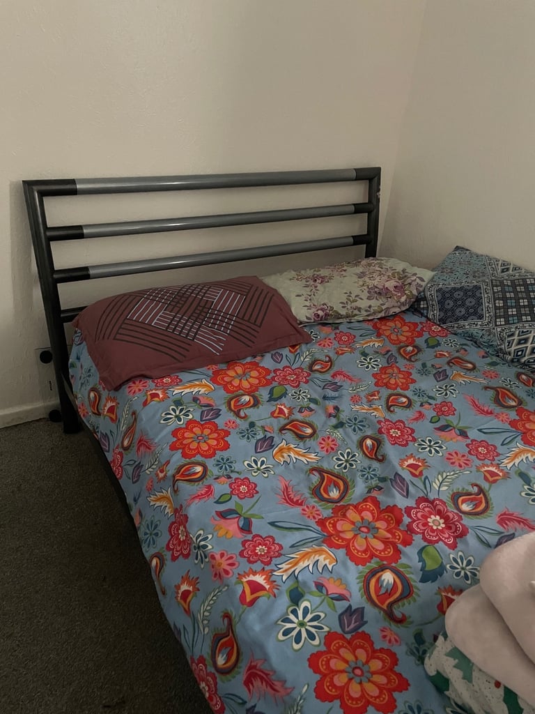 Queen size Bed Frame - 2 for 80£