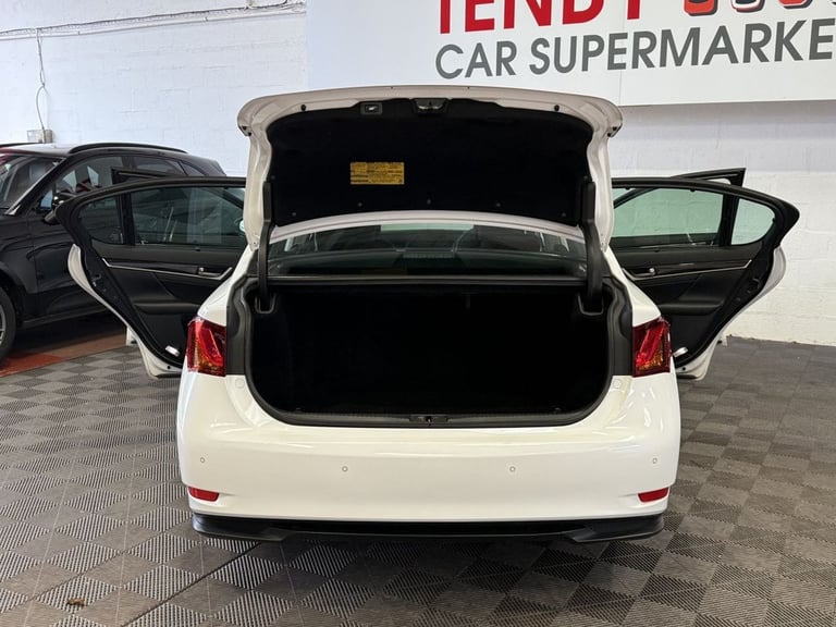 2015 Lexus GS 2.5 300h Premier Saloon 4dr Petrol Hybrid CVT Euro 5 (s/s) (223 ps) Saloon PETROL/E...