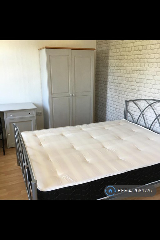 6 bedroom house in Penarth Road, Falmouth, TR11 (6 bed) (#2684775)