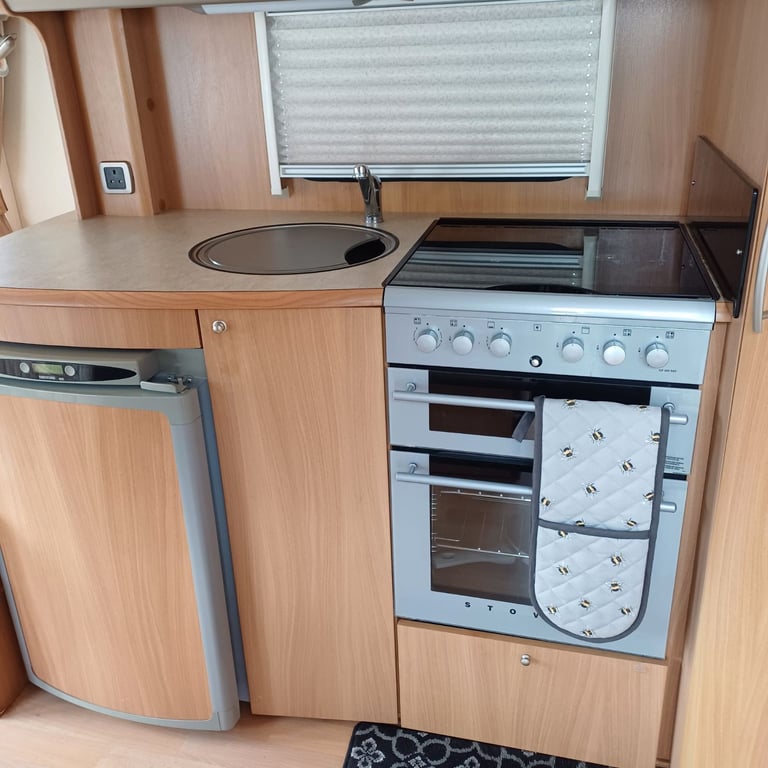 2008 Swift challenger 480 2 berth caravan with motor mover.  