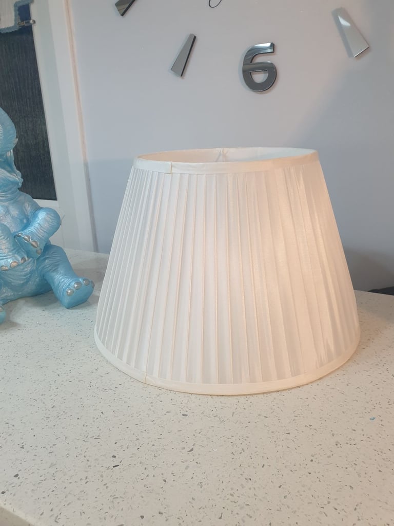 Laura Ashley grand carson ,table lamp with white shade 