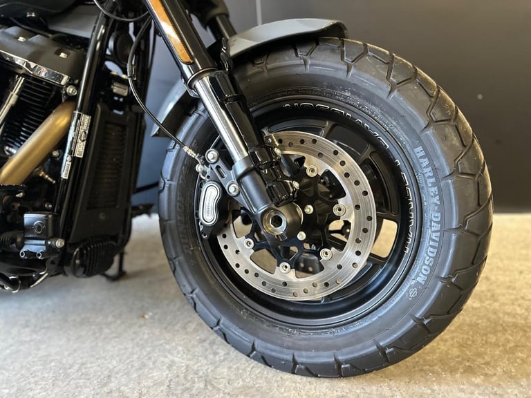 STUNNING ONE OWNER 2023/23 HARLEY-DAVIDSON FXFBS FAT BOB 114 MOTORCYCLE 