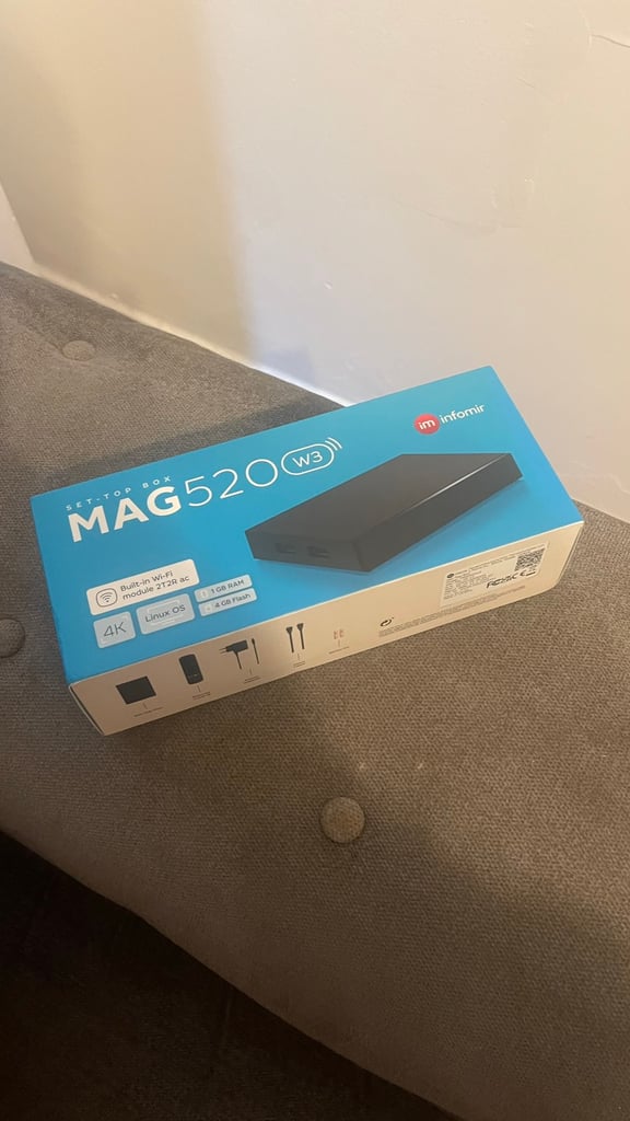 MAG 520w3 TV Box