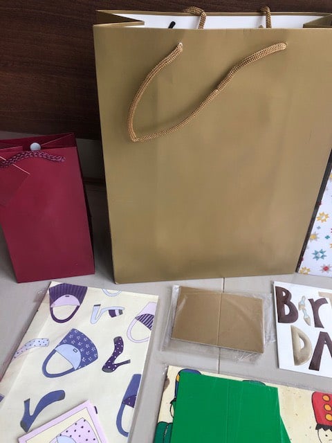 5 Greeting Cards, 6 Gift Bags, Tags and Wrapping Paper CollectChichest