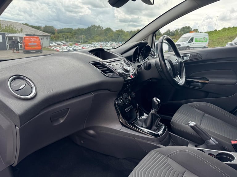 2013 Ford Fiesta 1.0T EcoBoost Titanium Euro 5 (s/s) 5dr HATCHBACK Petrol Manual