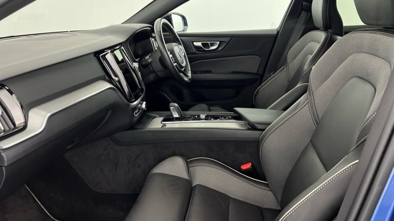 2020 Volvo V60 R-Design, B5 mild hybrid Estate Petrol Automatic