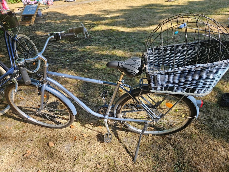 Btwin Elops Dutch style Bikes – men and ladies