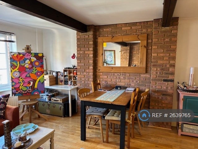 2 bedroom flat in The Spires, Canterbury, CT2 (2 bed) (#2639765)
