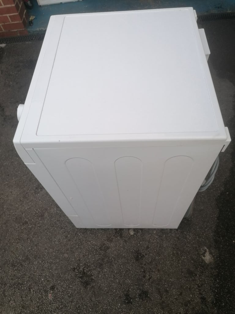 TUMBLE DRYER CONDENSER TUMBLE DRYER LARGE 8 KILOGRAM DRUM CAPACITY INDESIT CAN DELIVER £160