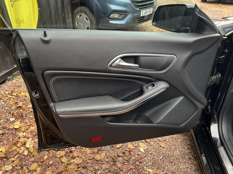 MERCEDES-BENZ CLA 2.1 CLA200 CDI Sport 2015