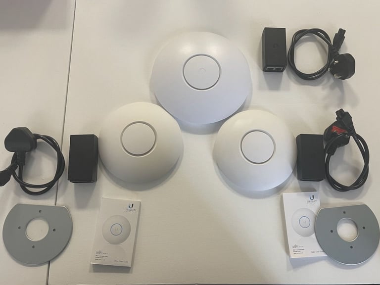 3 x Ubiquiti Access Points