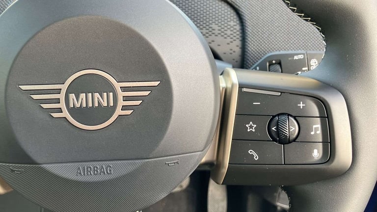  MINI Countryman 150kW E Classic 66kWh 5dr Auto Hatchback Electric Automatic