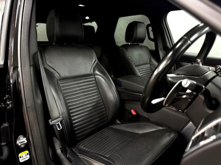 2021 Land Rover Discovery 3.0 D250 R-Dynamic S 5dr Auto TOWING PACK | HUGE SPEC ESTATE Diesel Sem...