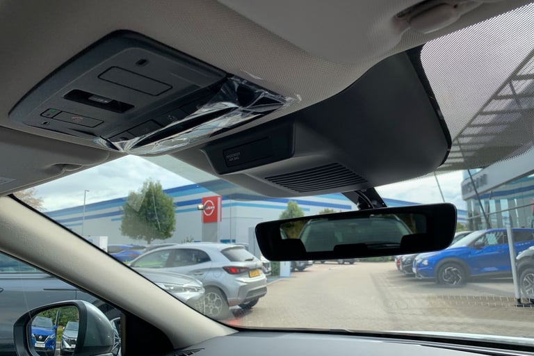 2025 Nissan Qashqai 1.5 E-Power N-Connecta [Glass Roof] 5dr Auto Hatchback Hybrid Automatic