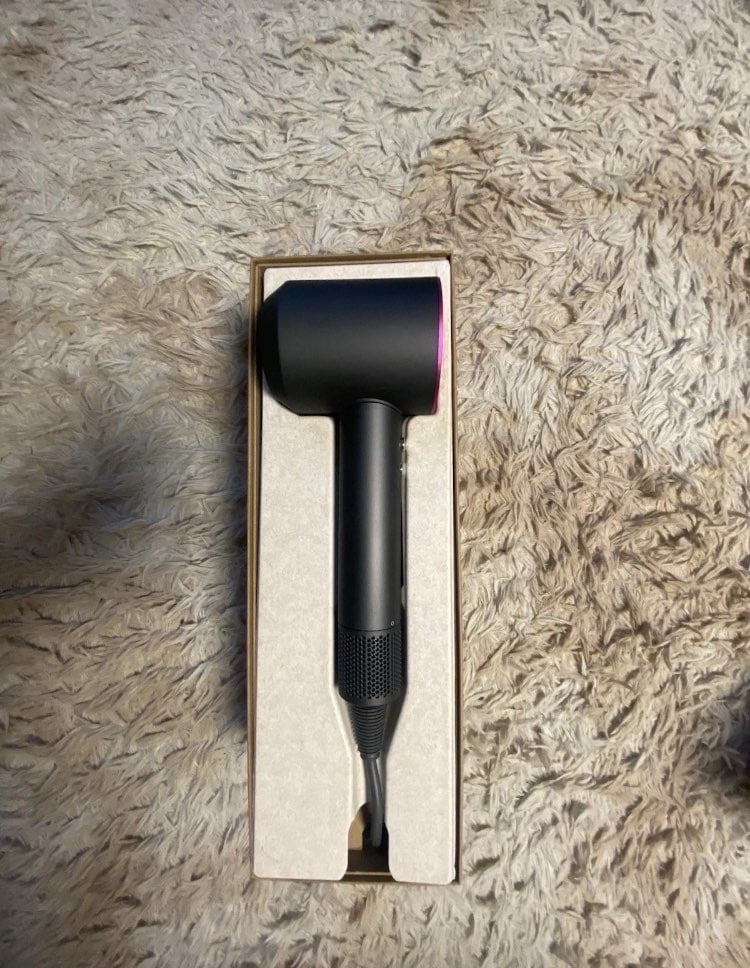 Dyson supersonic hairdryer