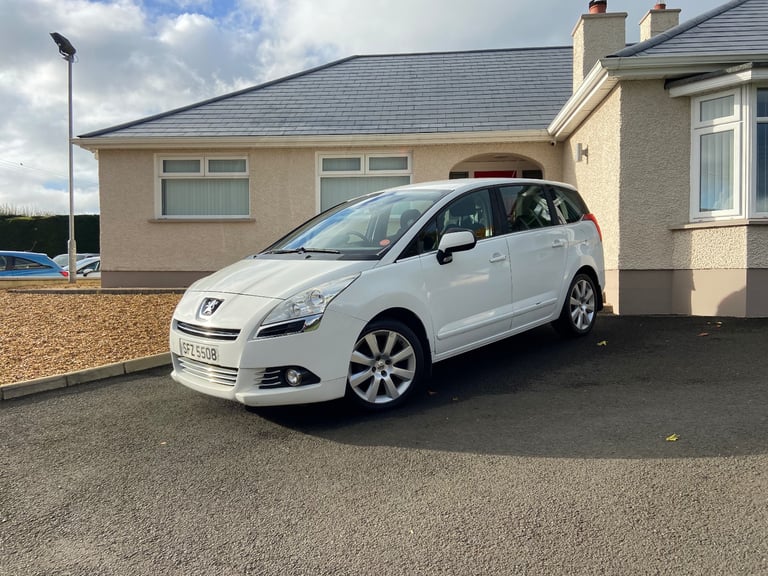 2014 Peugeot, 5008, 1.6 HDI 7 seater estate motd excellent condition 