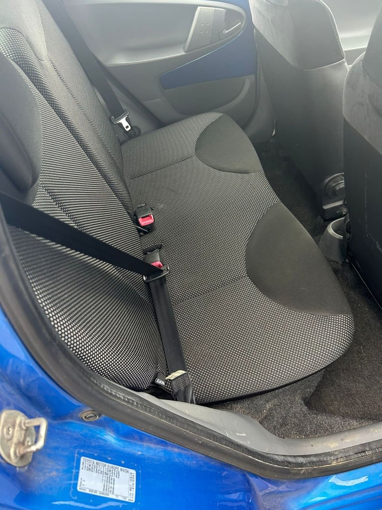 Toyota, AYGO, Hatchback, 2010, Manual, 998 (cc), 5 doors