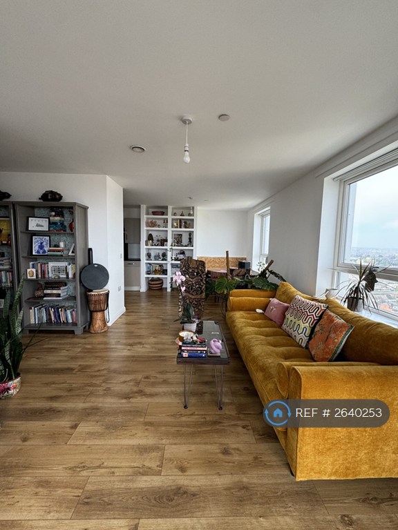 2 bedroom flat in Cannon Road, London, N17 (2 bed) (#2640253)