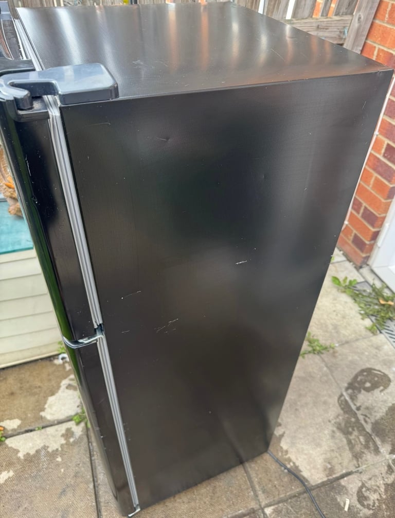 Frigemaster LED Fridge Freezer For Sale/ FREE DELIVERY