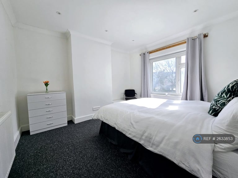 1 bedroom in St. Johns Road, Gillingham, ME7 (#2633853)