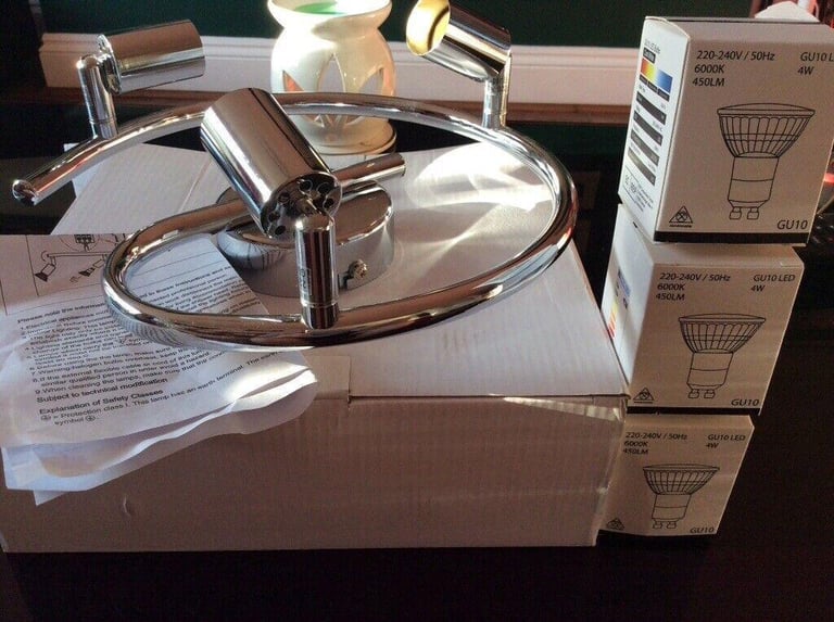 Modern flush light fitting bnib