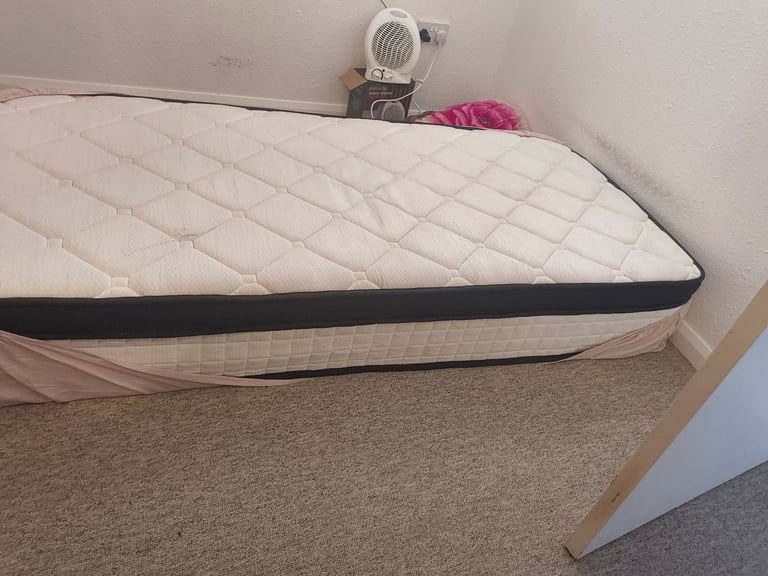 Single Bed - used only 6 months