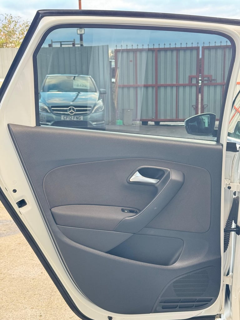 2013 Volkswagen Polo 1.2 TSi BLUEMOTION Hatchback Petrol Automatic