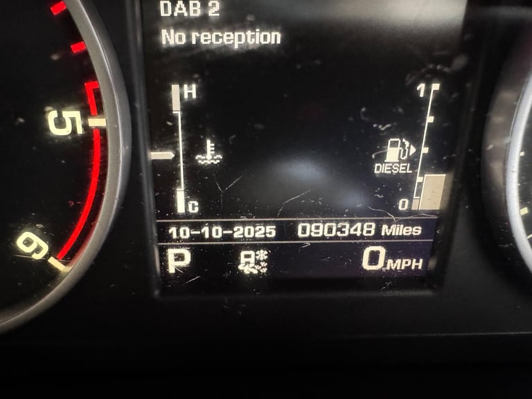 2015 Land Rover Discovery 3.0 SDV6 HSE 5dr Auto ESTATE DIESEL Automatic
