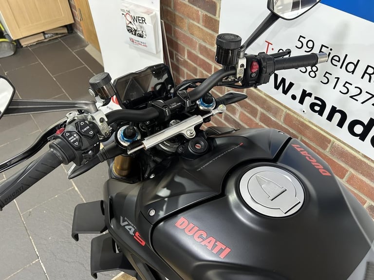 2023 Ducati Streetfighter V4s