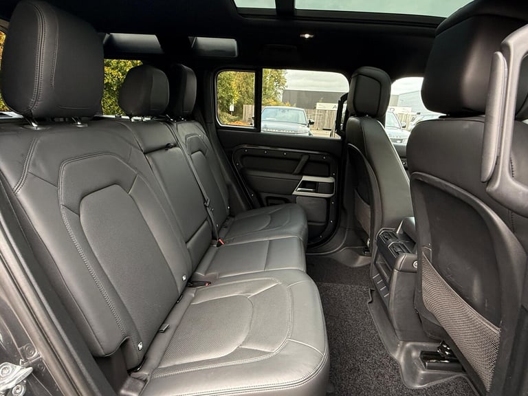 2022 Land Rover Defender 110 3.0 D300 MHEV HSE SUV 5dr Diesel Auto 4WD Euro 6 (s/s) (300 ps) ESTA...