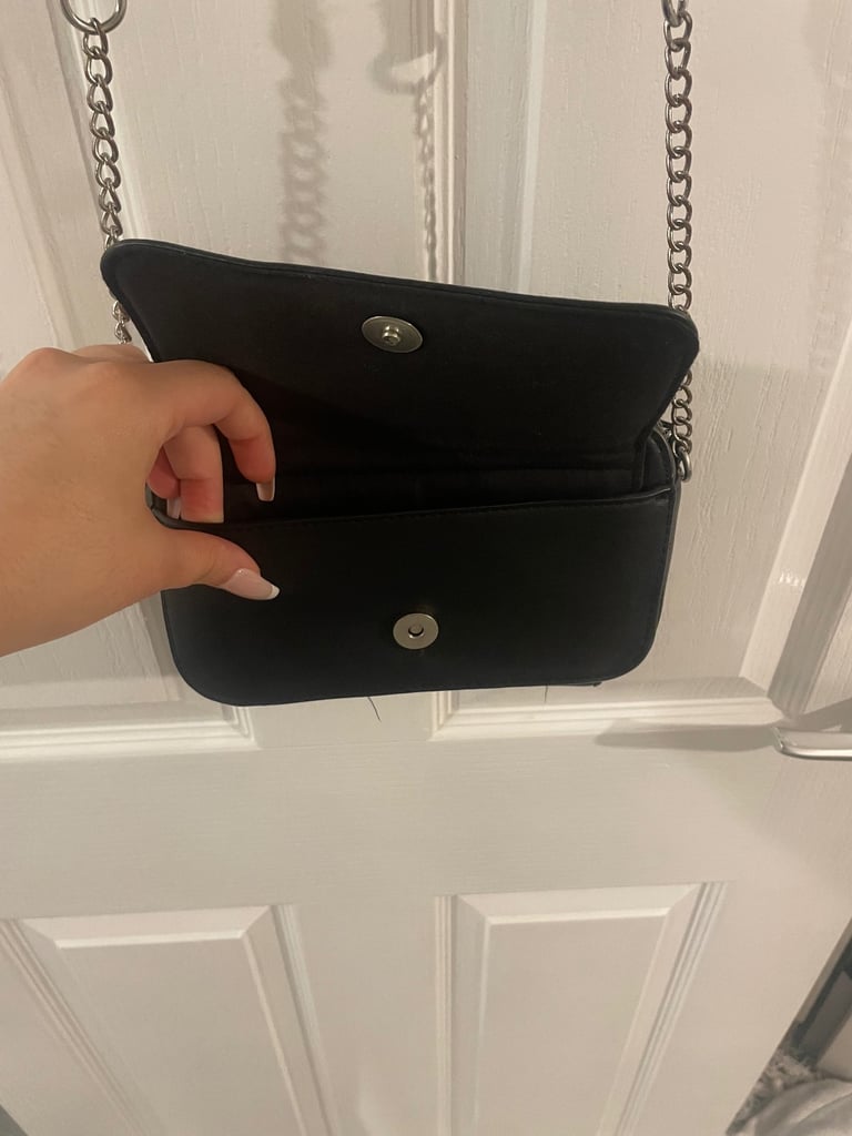 Black shoulder bag 