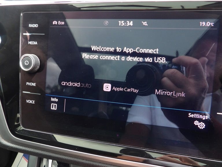 2018 Volkswagen Touran 2.0 TDI SE Family 5dr DSG MPV DIESEL Automatic