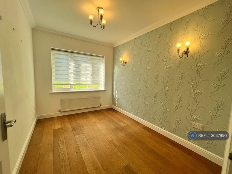 4 bedroom house in Friern Close, Cheshunt, Waltham Cross, EN7 (4 bed) (#2637950)