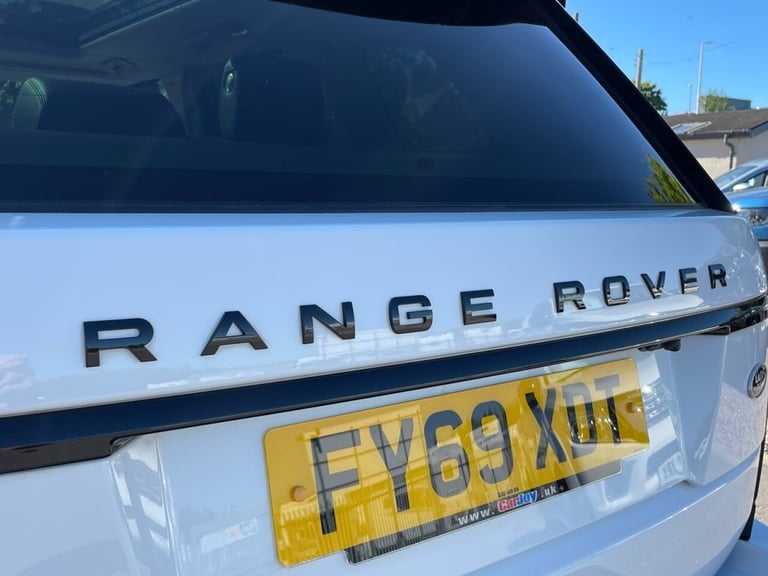 2019 Land Rover Range Rover 3.0 SD V6 Vogue black pack SUV 5dr Diesel Auto 4WD 275 bhp ESTATE Die...