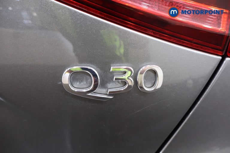 2017 Infiniti Q30 1.5d Premium Tech 5dr HATCHBACK DIESEL Manual