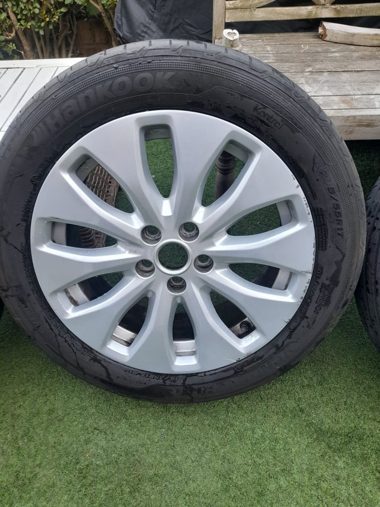 Set of 17 Inch Alloy wheels 5x108 with Tyres in West London Area