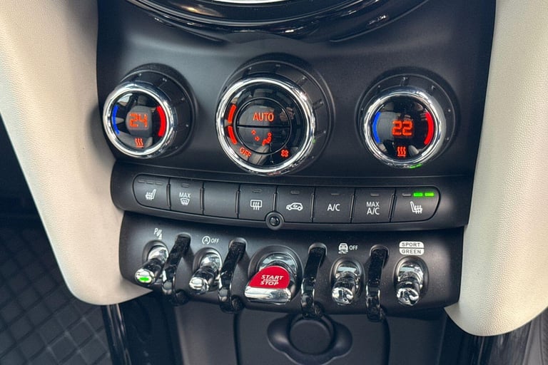 2022 MINI Hatch 1.5 Cooper Exclusive Hatchback 3dr Petrol Steptronic Euro 6 (s/s) (136 ps) HATCHB...