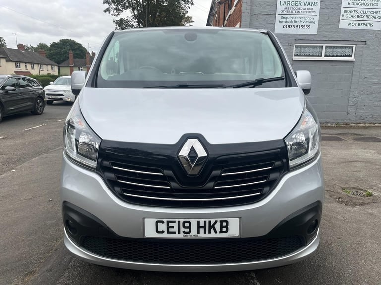 Renault Trafic LL29 Energy dCi 125 Sport Nav 6 Seat LWB Crew Van DIESEL 2019/19