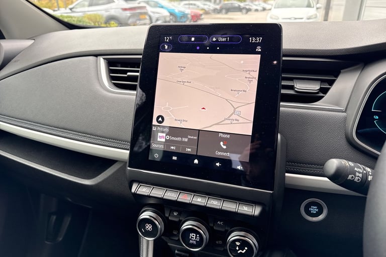 2022 Renault Zoe R135 EV50 52kWh Iconic Auto 5dr (Boost Charge) Hatchback ELECTRIC Automatic