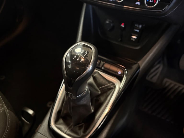  Vauxhall Crossland X 1.2 SE Nav 5dr Petrol