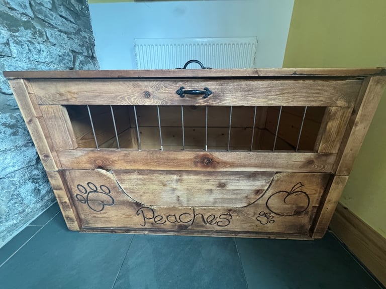 EXTRA LARGE SOLID WOOD HANDMADE DOG BED 