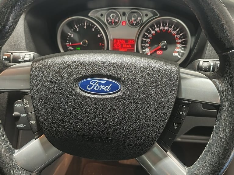 2010 Ford Focus 1.6 Titanium 5dr Auto HATCHBACK PETROL Automatic