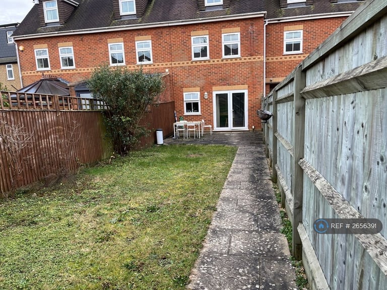1 bedroom in Coach House Mews, Caversham, Reading, RG4 (#2656391)
