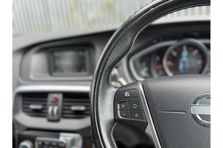 2013 Volvo V40 D2 R-Design Hatchback Diesel Automatic
