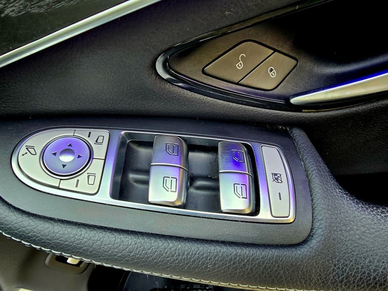 2021 Mercedes-Benz GLC 220d 4Matic AMG Line Premium 5dr 9G-Tronic 90DAYS WARRANTY HPI CLEAR  ESTA...