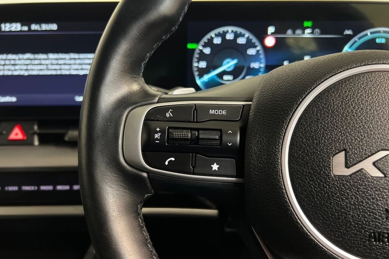 2023 73 KIA SPORTAGE 1.6 T-GDI 13.8KWH 3 SUV 5DR PETROL PLUG-IN HYBRID AUTO AWD 