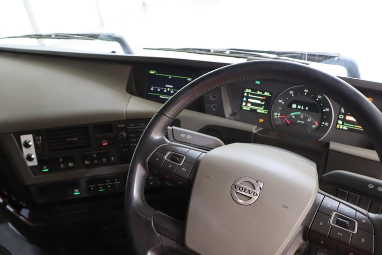 2019 (19 PLATE) Volvo  FH460 6x2 Euro 6 Tractor Units