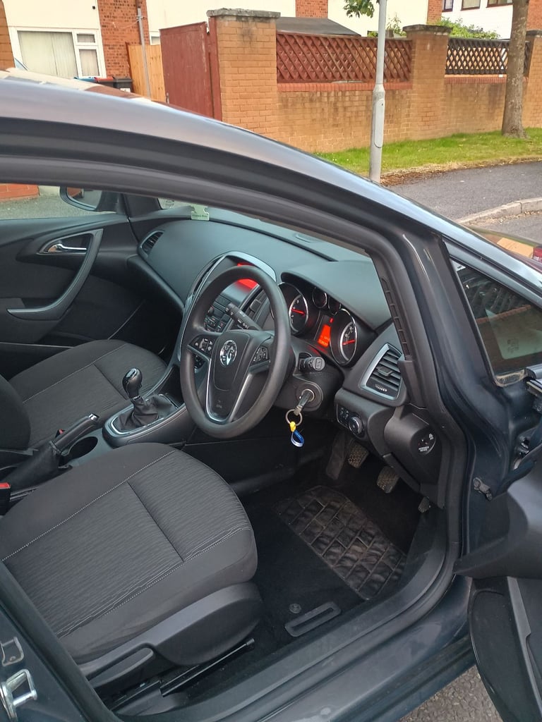 Vauxhall, ASTRA, Hatchback, 2014, Manual, 1598 (cc), 5 doors