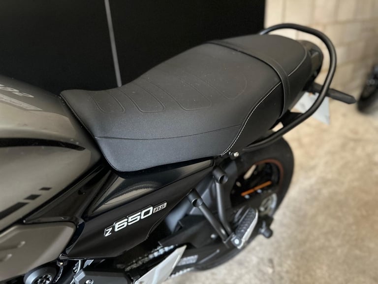 STUNNING LOW MILEAGE 2023/23 KAWASAKI Z650 RS MOTORCYCLE