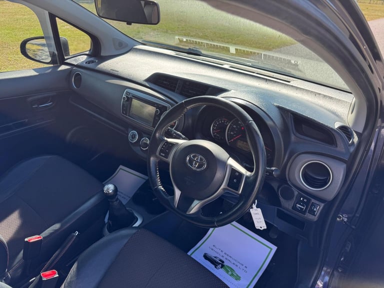 TOYOTA YARIS 1.3 Dual VVT-i SR 2012